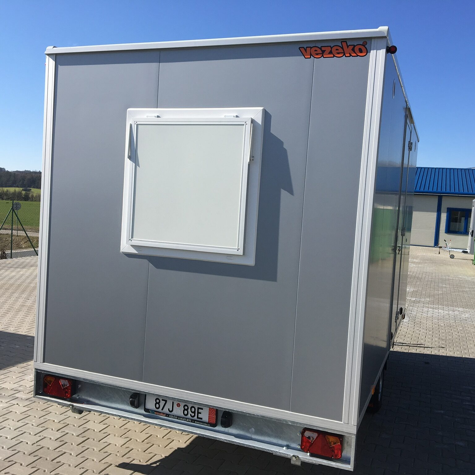 Vezeko Mannschaftswagen mit Fenster